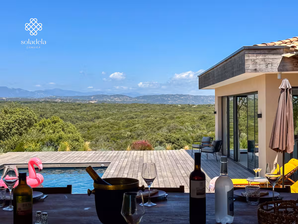 Villa Soladela — salon vue maquis